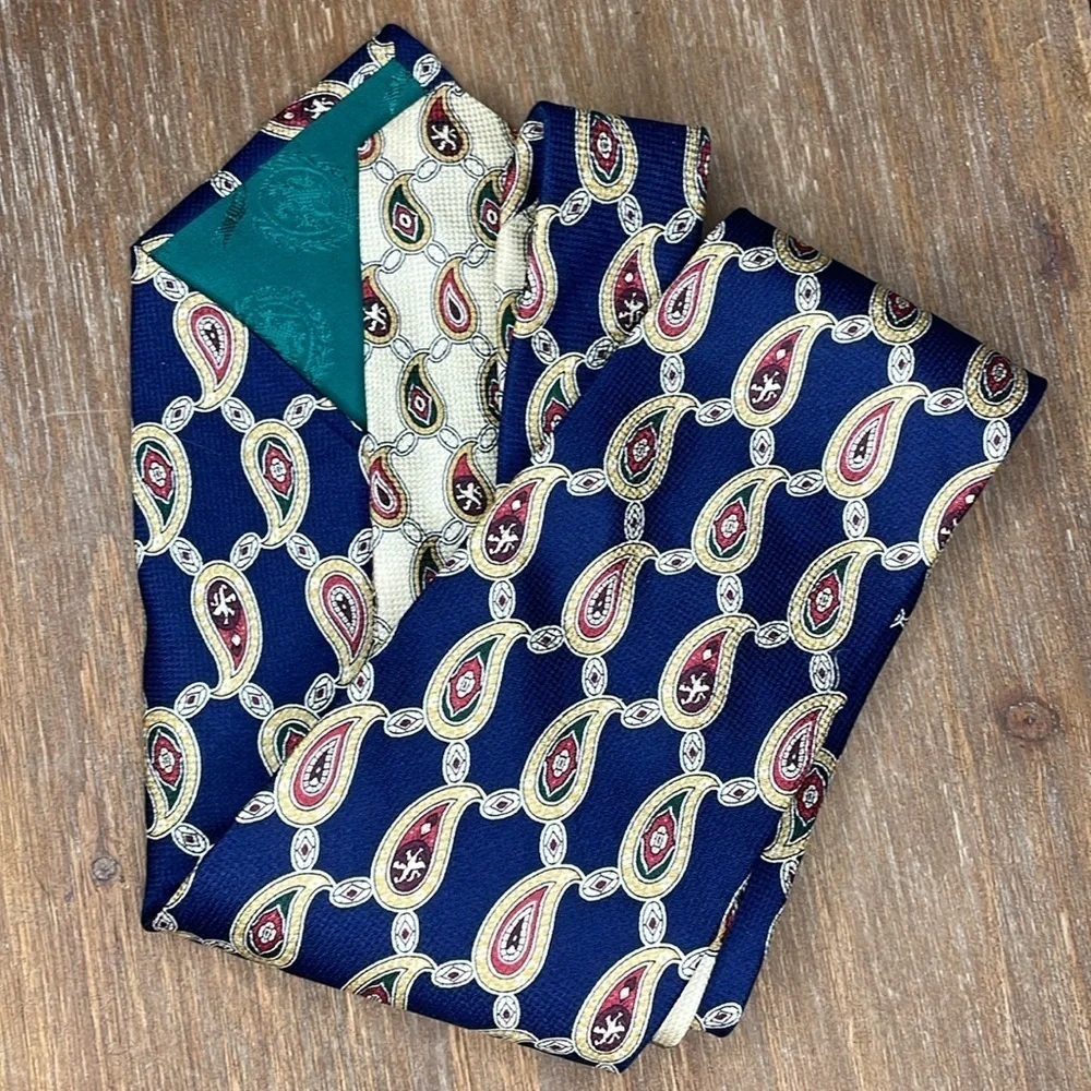 Tommy Hilfiger Italian Silk Navy Paisley Print USA Made Tie